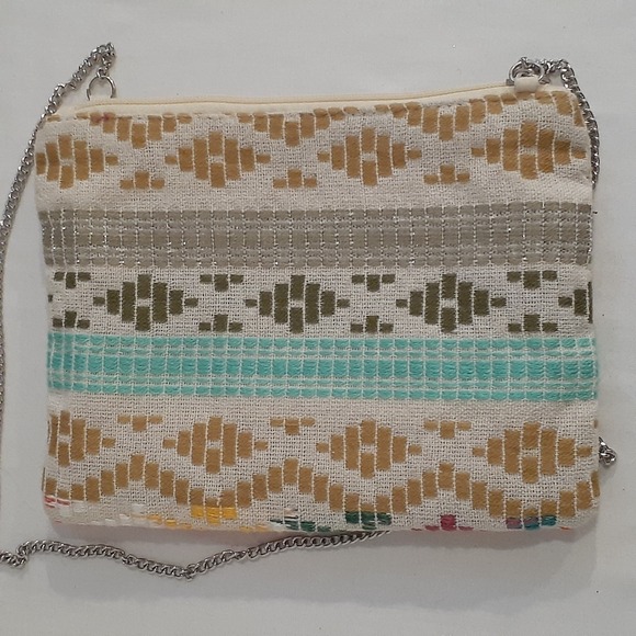 Small Women's Fabric‎ Pouch Purse with Silver Crossbody Chain Geometric Pattern - Picture 3 of 7